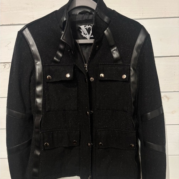 Black Utility Jacket with Military-Inspired Design in size small - Picture 15 of 15